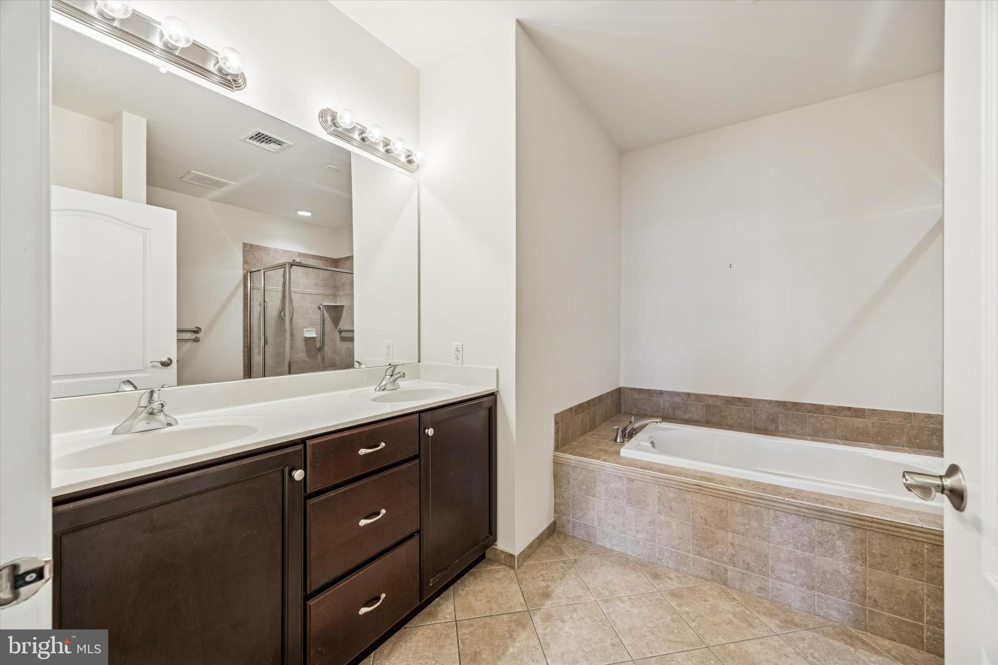 HUNTINGDON PLACE - Residential