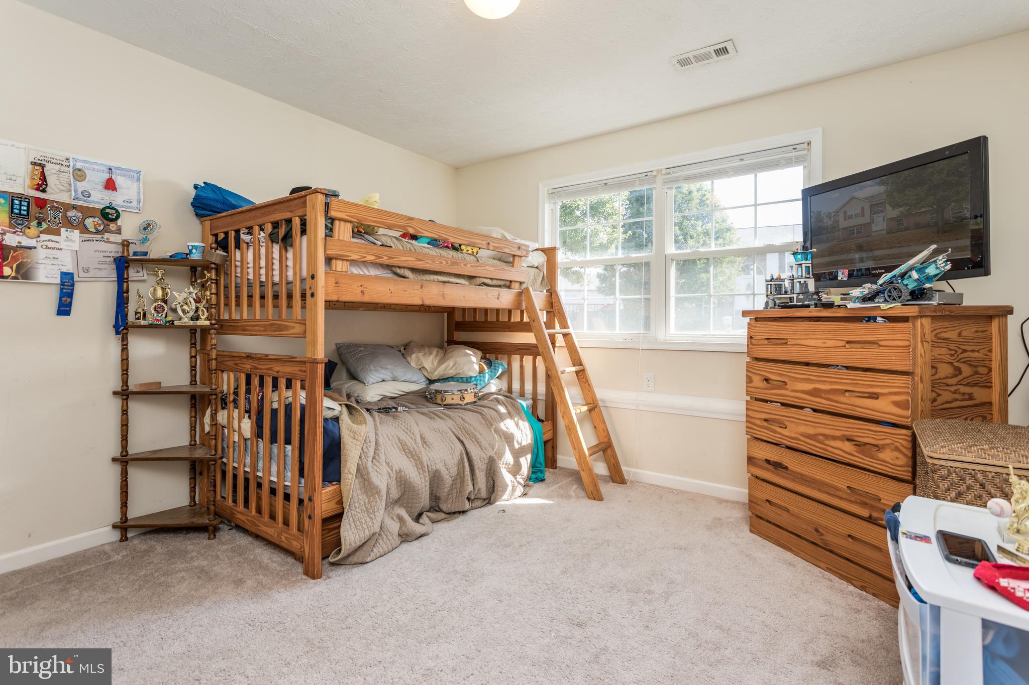 DOMINION KNOLLS - Residential