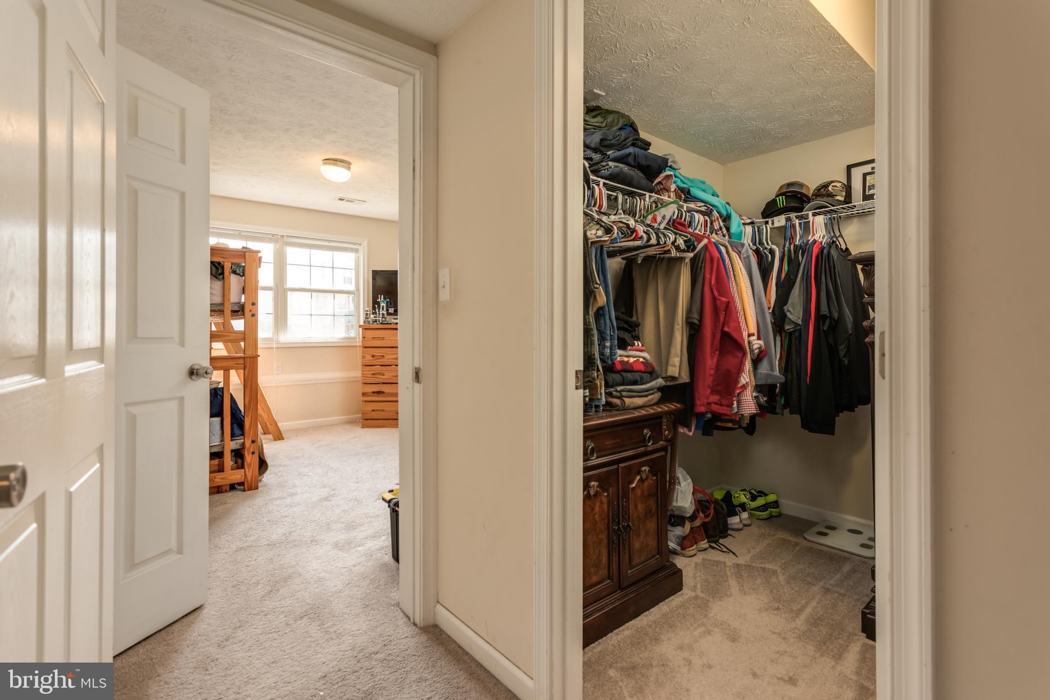 DOMINION KNOLLS - Residential