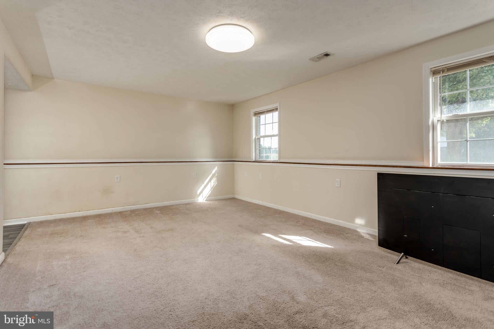 DOMINION KNOLLS - Residential