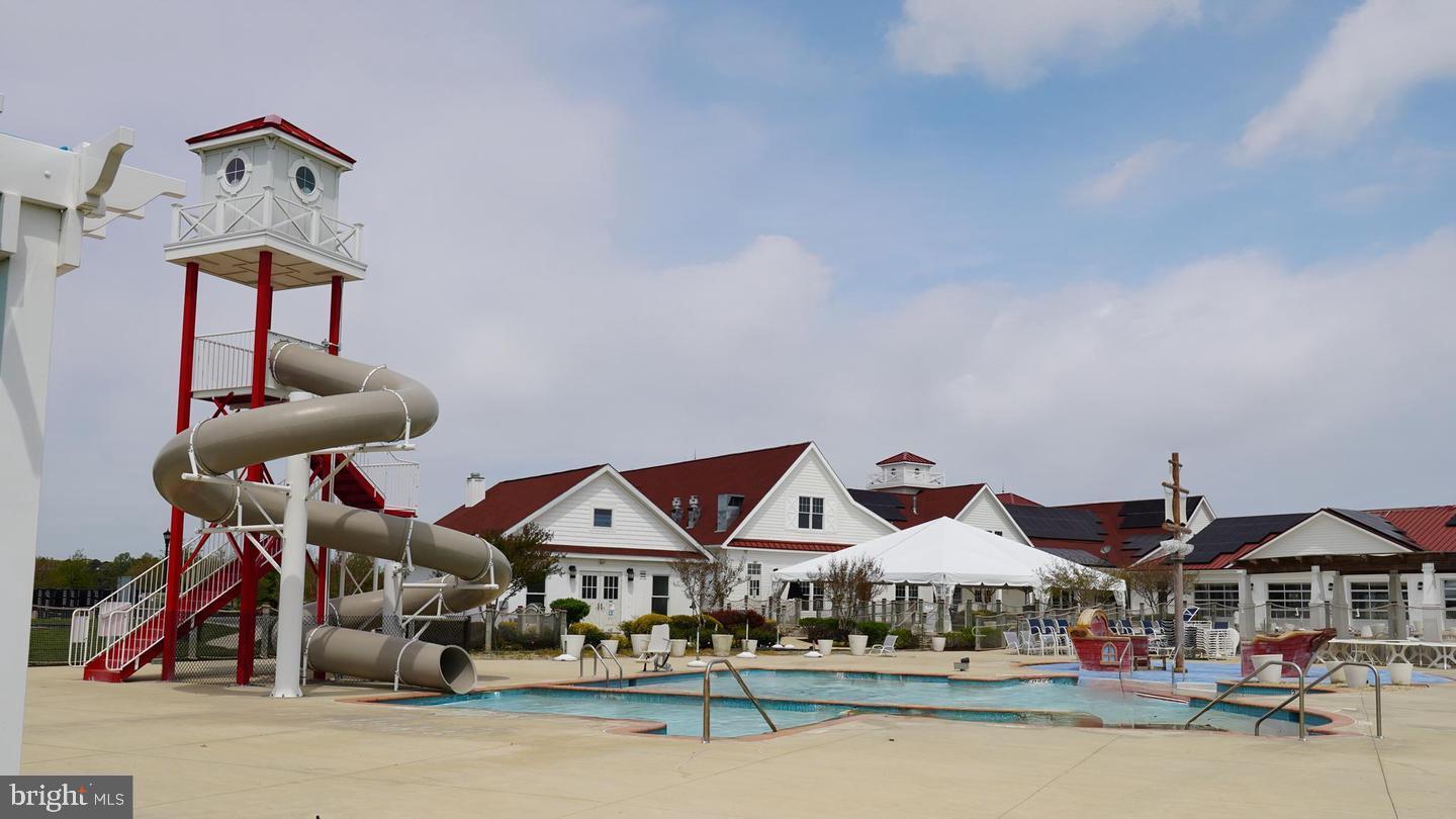 COASTAL CLUB - Residential