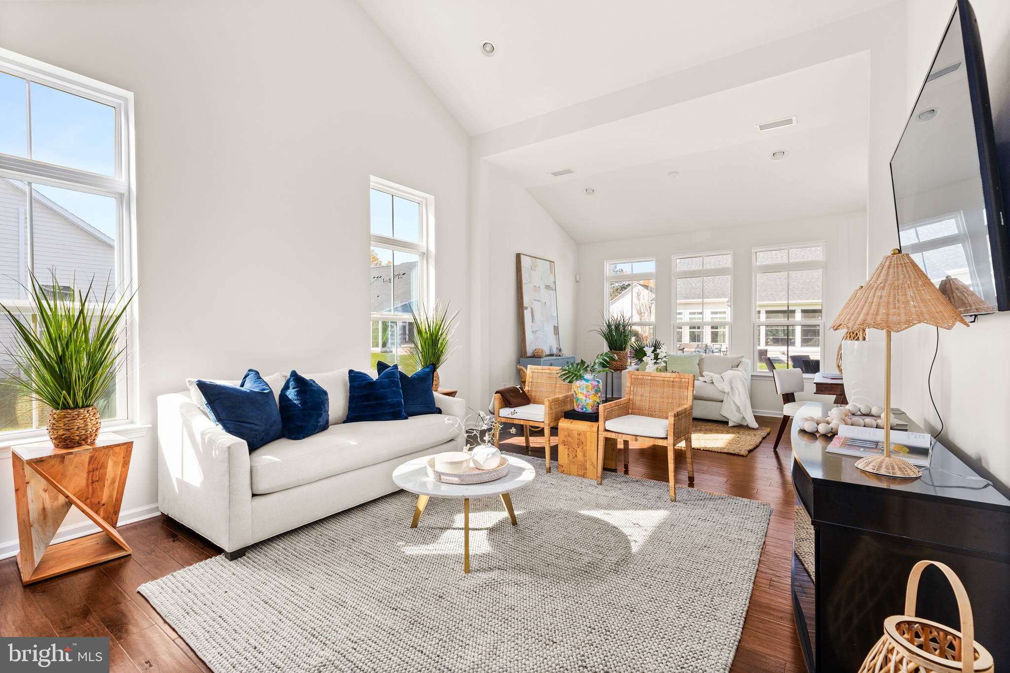 COASTAL CLUB - Residential