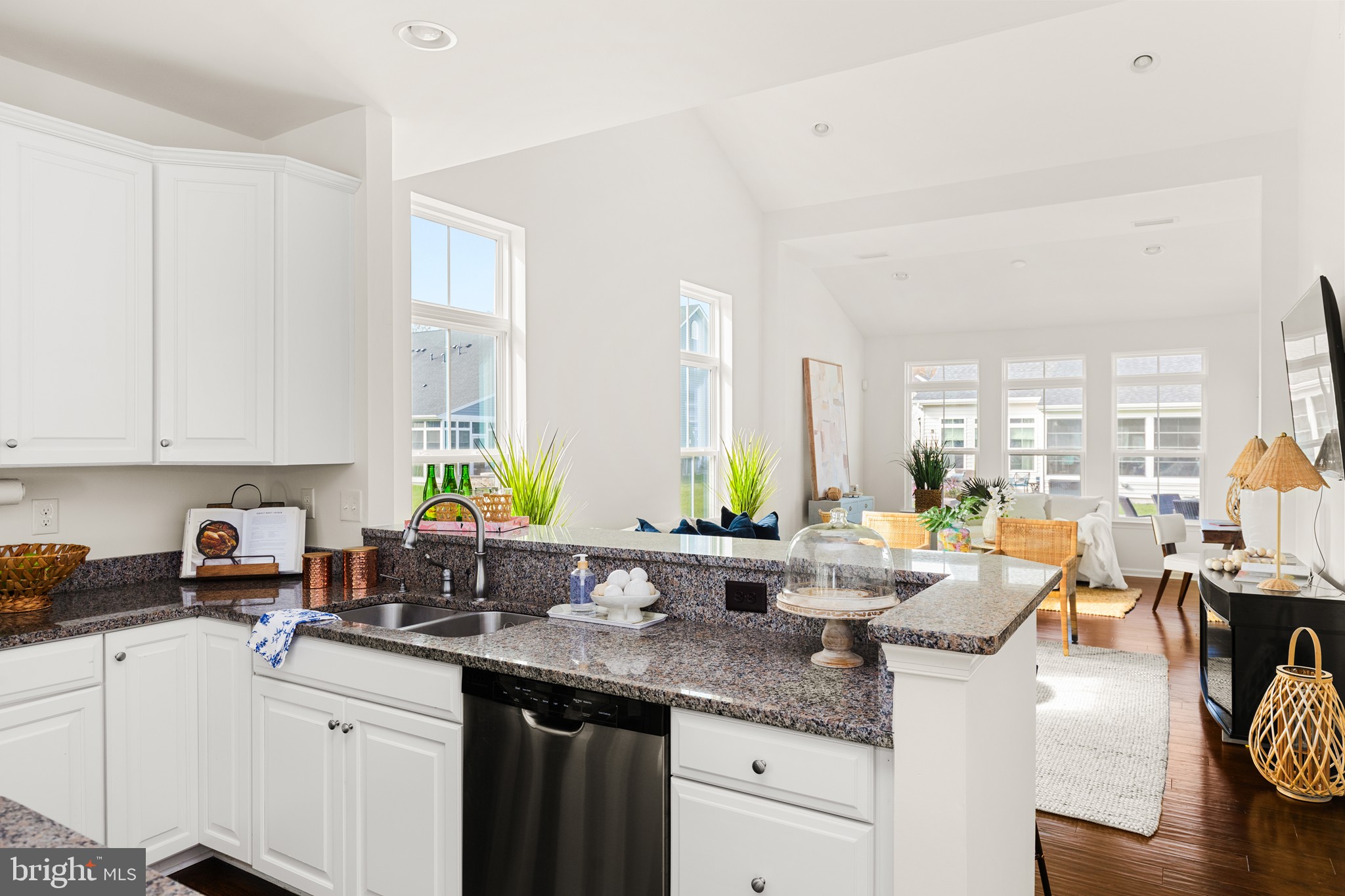 COASTAL CLUB - Residential