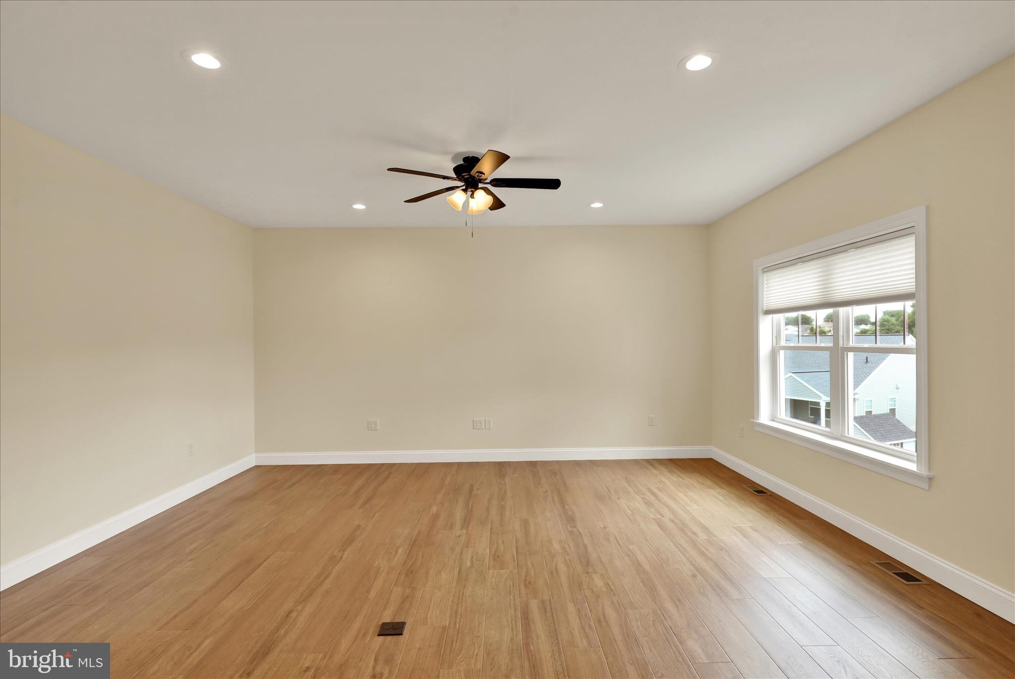 606 LILLIANA DR
