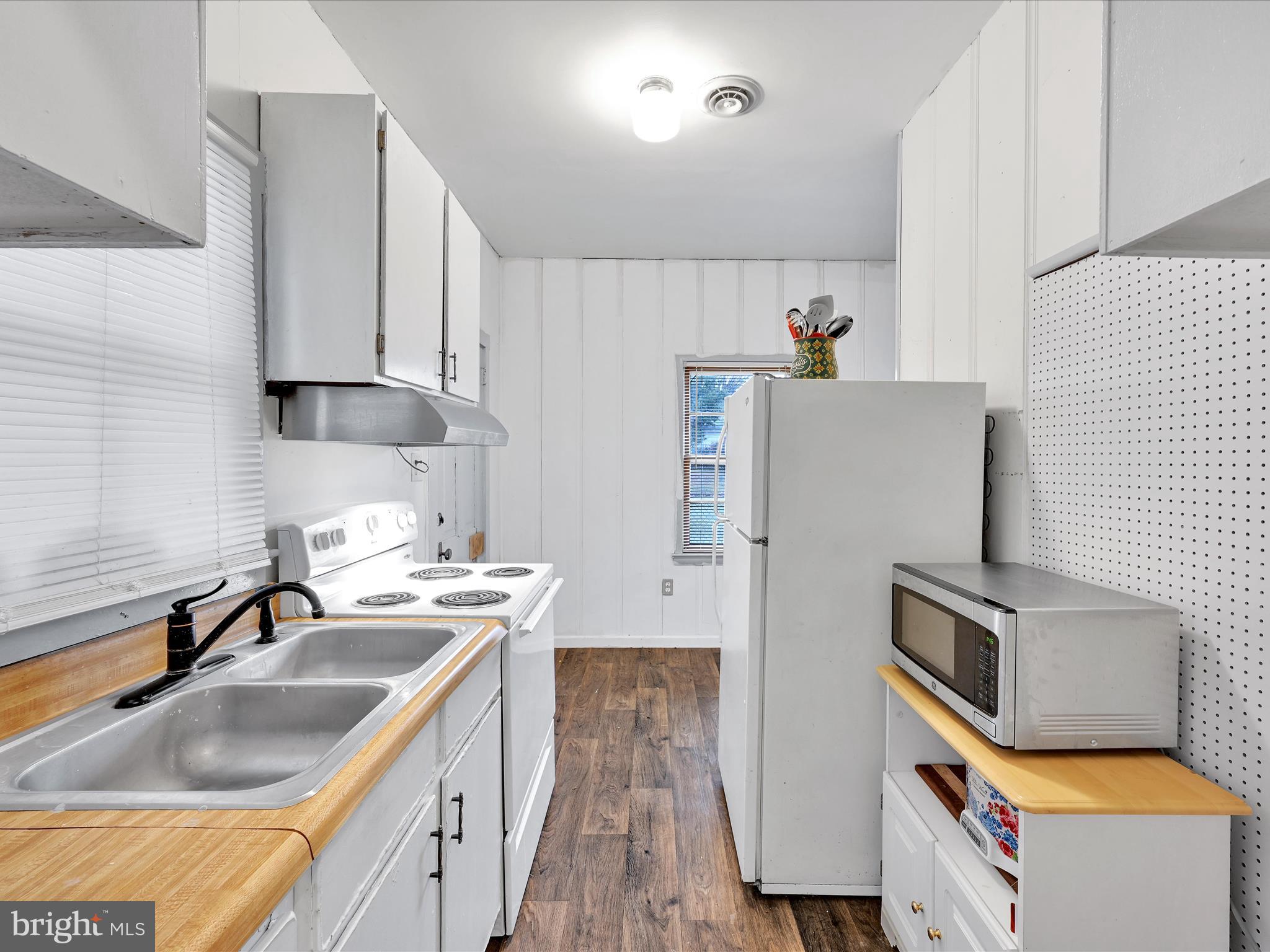 PERRYVILLE - Residential