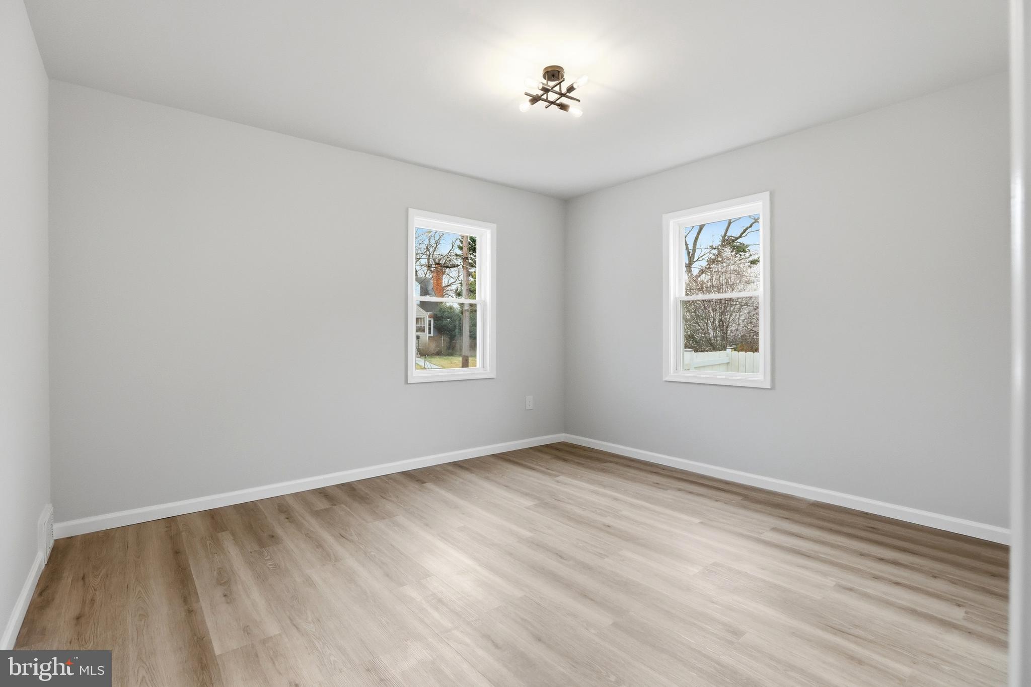 PICKWICK VILLAGE - Residential