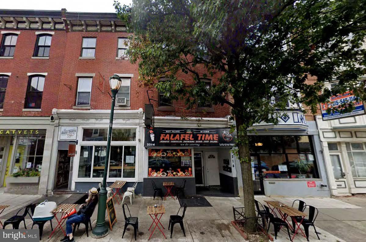 On behalf of Ownership, GREA is pleased to exclusively offer the opportunity to acquire the fee simple interest in 2214 South Street located in the Graduate Hospital section of Southwest Center City Philadelphia. The property comprises 4 apartment units with (2) studio and (2) one-bedroom floor plans. In addition, there is ±1,000 square feet of commercial space on the ground floor occupied by Falafel Time, a popular restaurant featuring quick service dishes with a Middle Eastern twist.
The South Street property presents new ownership with the opportunity to perform a value-add renovation plan to the apartment units and common hallways to increase rents. The property would then be repositioned to a luxury apartment product that attracts young professionals looking for proximity to Center City Philadelphia at an affordable price point.
In the middle of it all, the property serves a growing tenant base looking for a location surrounded by restaurants, cafes, boutique shops, and nightlife. Tenants can run, walk, or ride their bikes on the popular Schuylkill River Trail, access University City via the South Street Bridge, or stroll into Center City in minutes.
The property is located minutes from major highway routes such as Interstates 76, 676, and 95 presenting unparalleled access throughout the Philadelphia MSA. Furthermore, tenants are a short walk into Center City and University City, home to major employers such as Comcast, Aramark, Penn Medicine, CHOP, the University of Pennsylvania, and Drexel University.
2214 South Street provides new ownership with the prospect of acquiring a quality, mixed-use property that both has and will continue to perform well into the future.