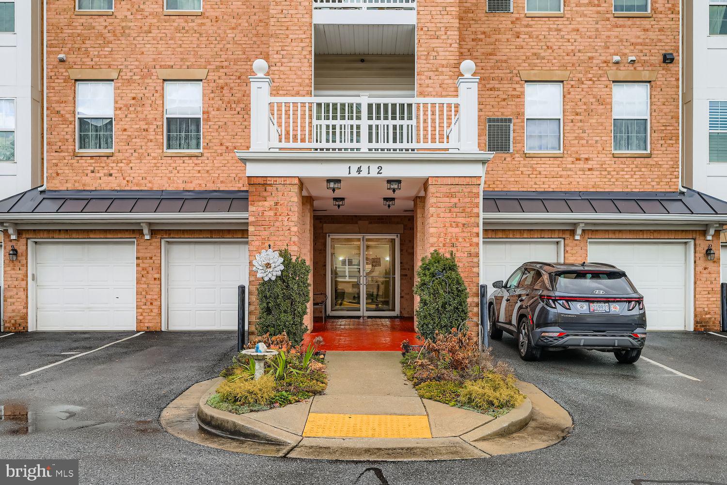 CARROLLS CREEK - Residential