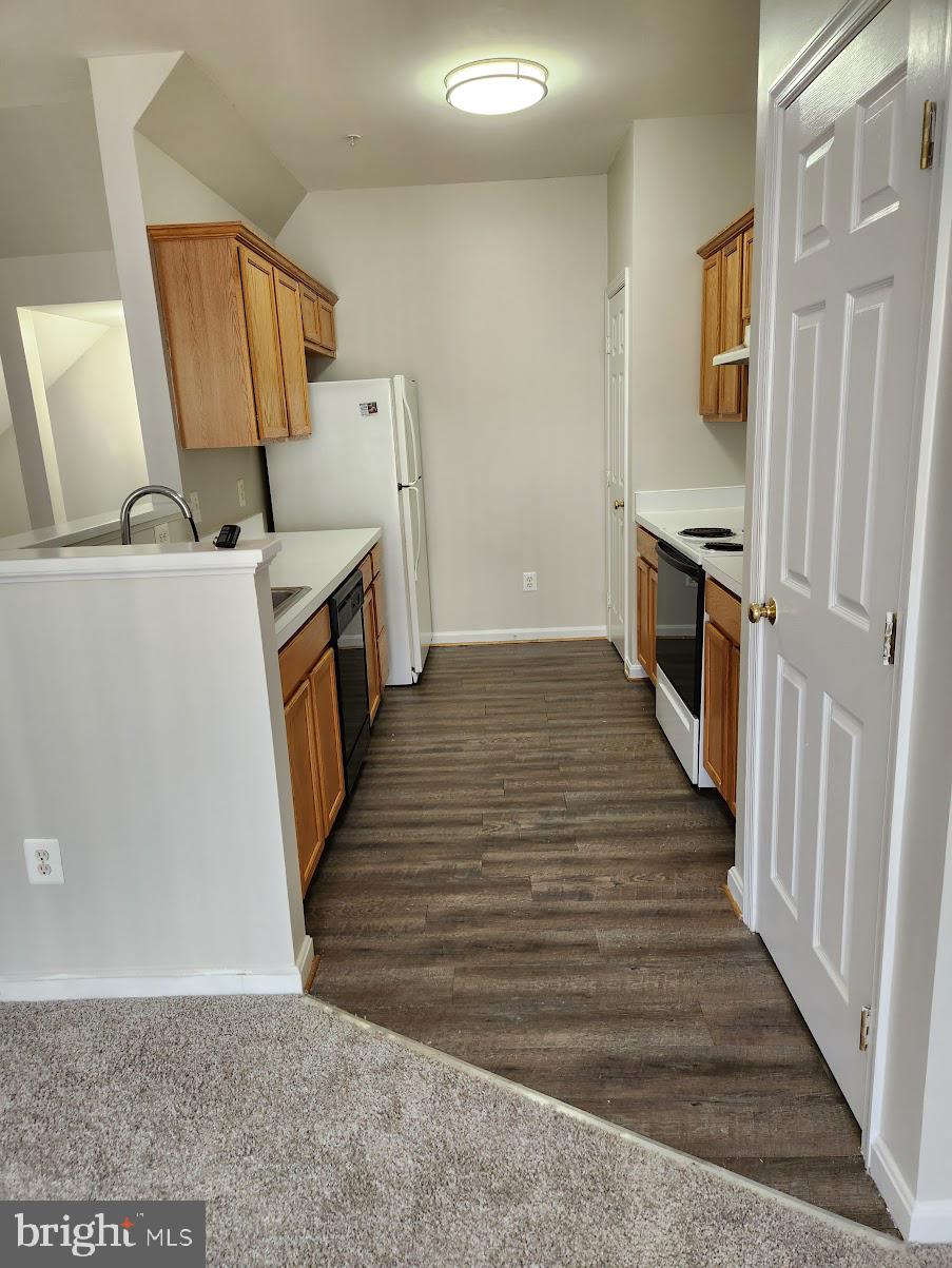 HAMPSHIRE HALL CONDO - Residential Lease