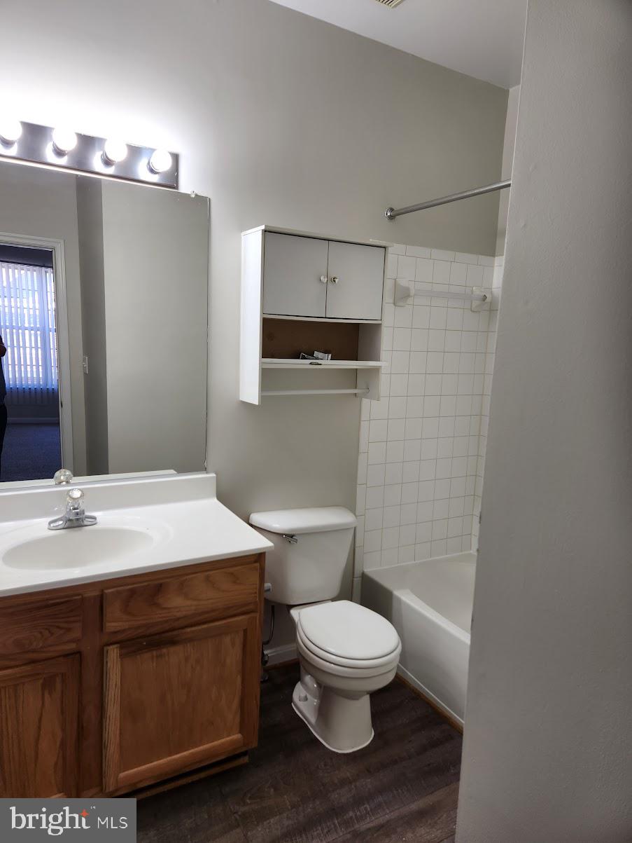 HAMPSHIRE HALL CONDO - Residential Lease