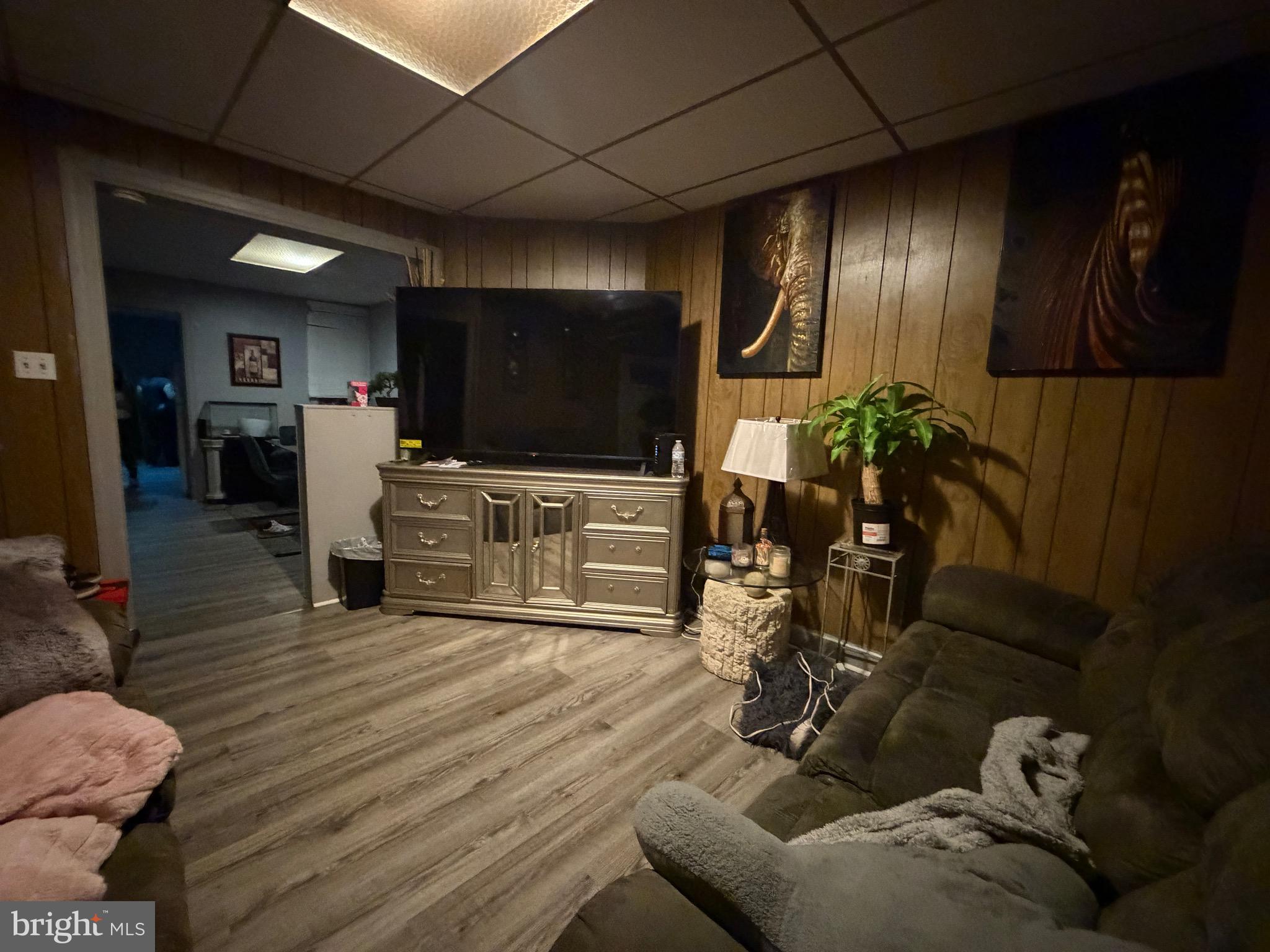 132 W BOUNDARY AVENUE