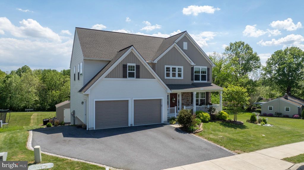 Photo of 307 Westview Drive, AKRON, PA 17501 (MLS # PALA2069688)