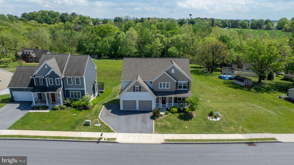 Photo of 307 Westview Drive, AKRON, PA 17501 (MLS # PALA2069688)