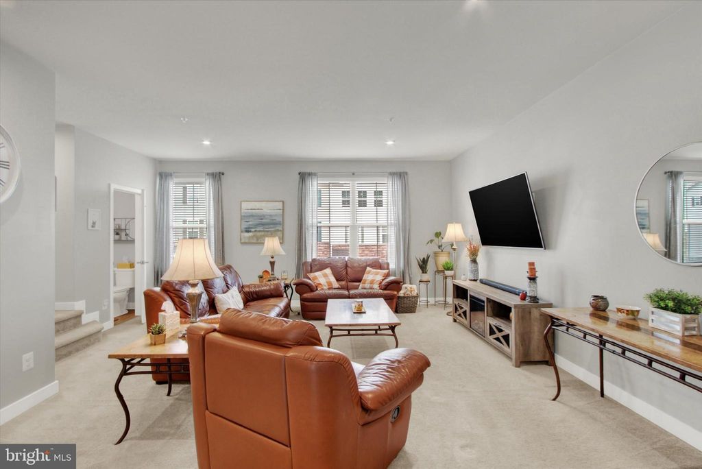 Photo of 1133 Rosecroft Lane, YORK, PA 17403 (MLS # PAYK2090916)