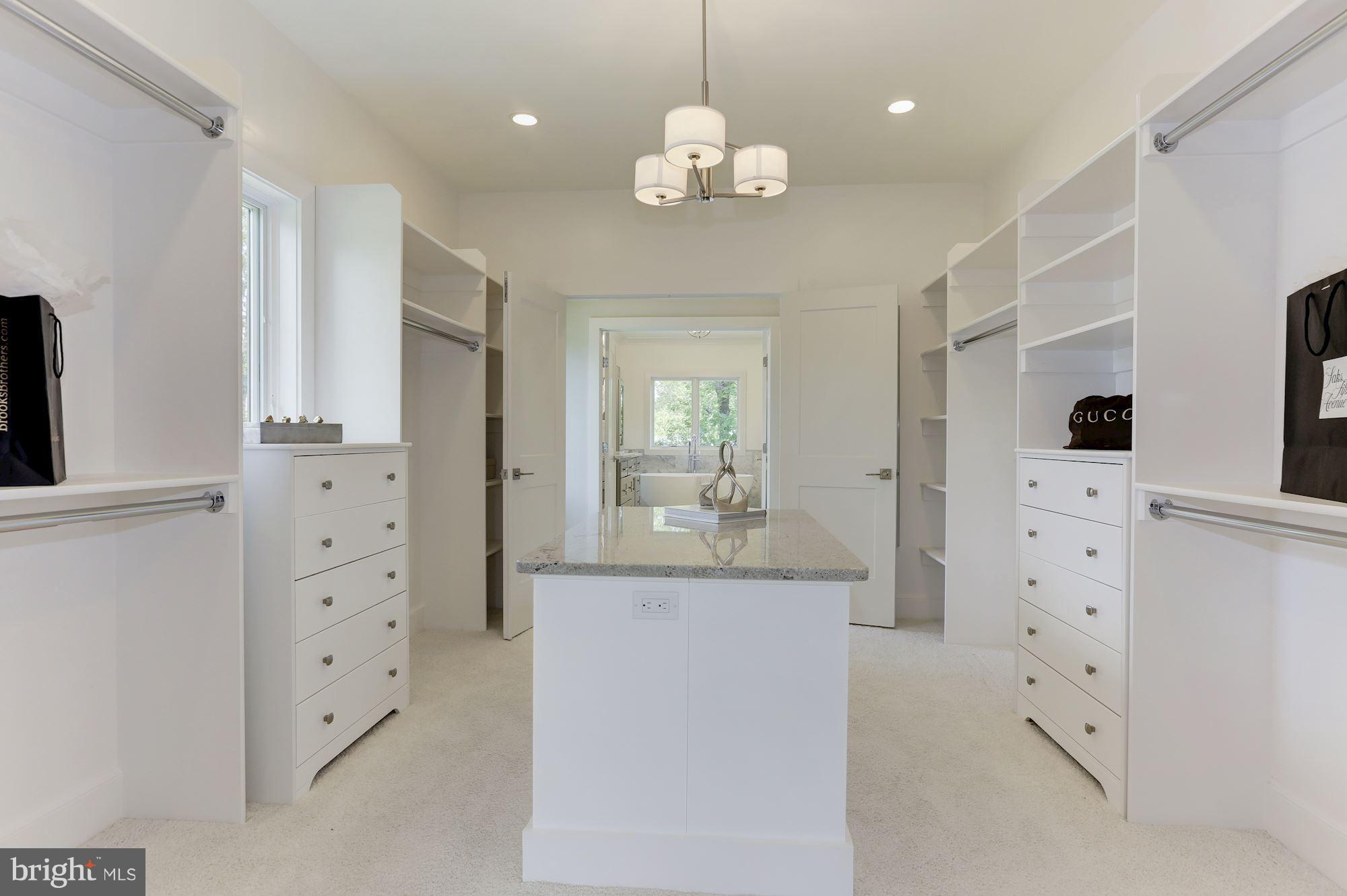 BROYHILLS MCLEAN ESTATES - Residential