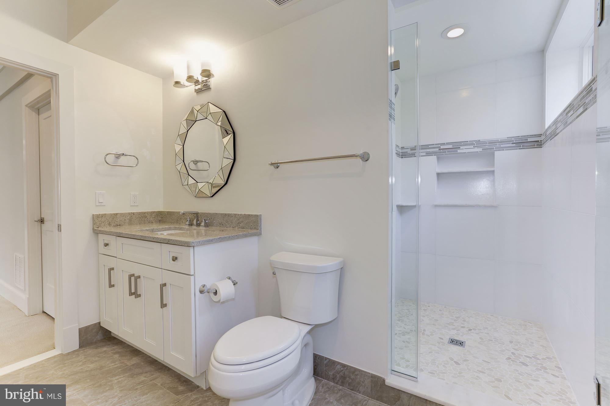 BROYHILLS MCLEAN ESTATES - Residential