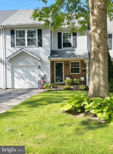 Townhouse For Rent - 4940 Tall Cedar Ct<br/> Bucks County, PIPERSVILLE, PA 18947