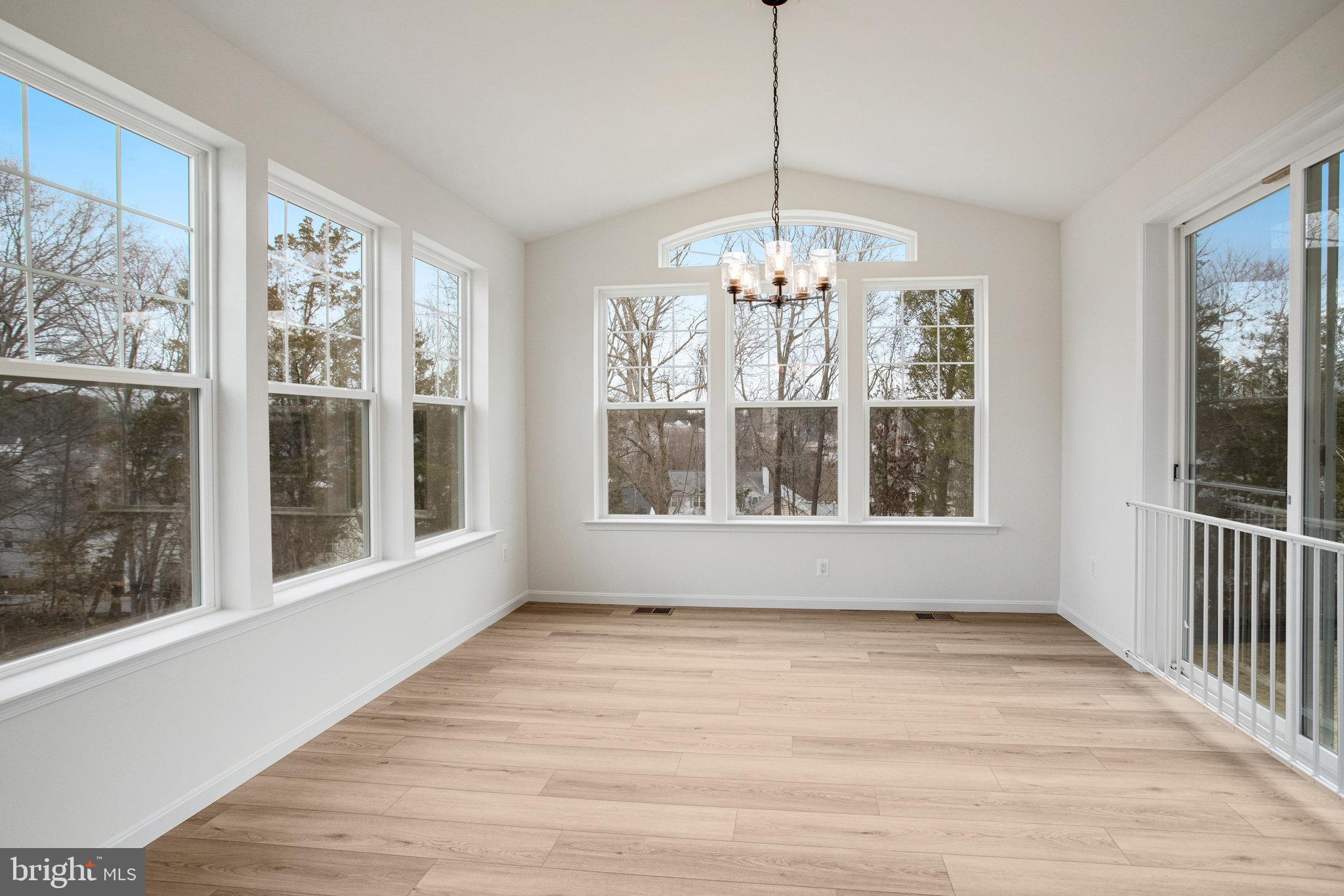 WHITE OAK - Residential