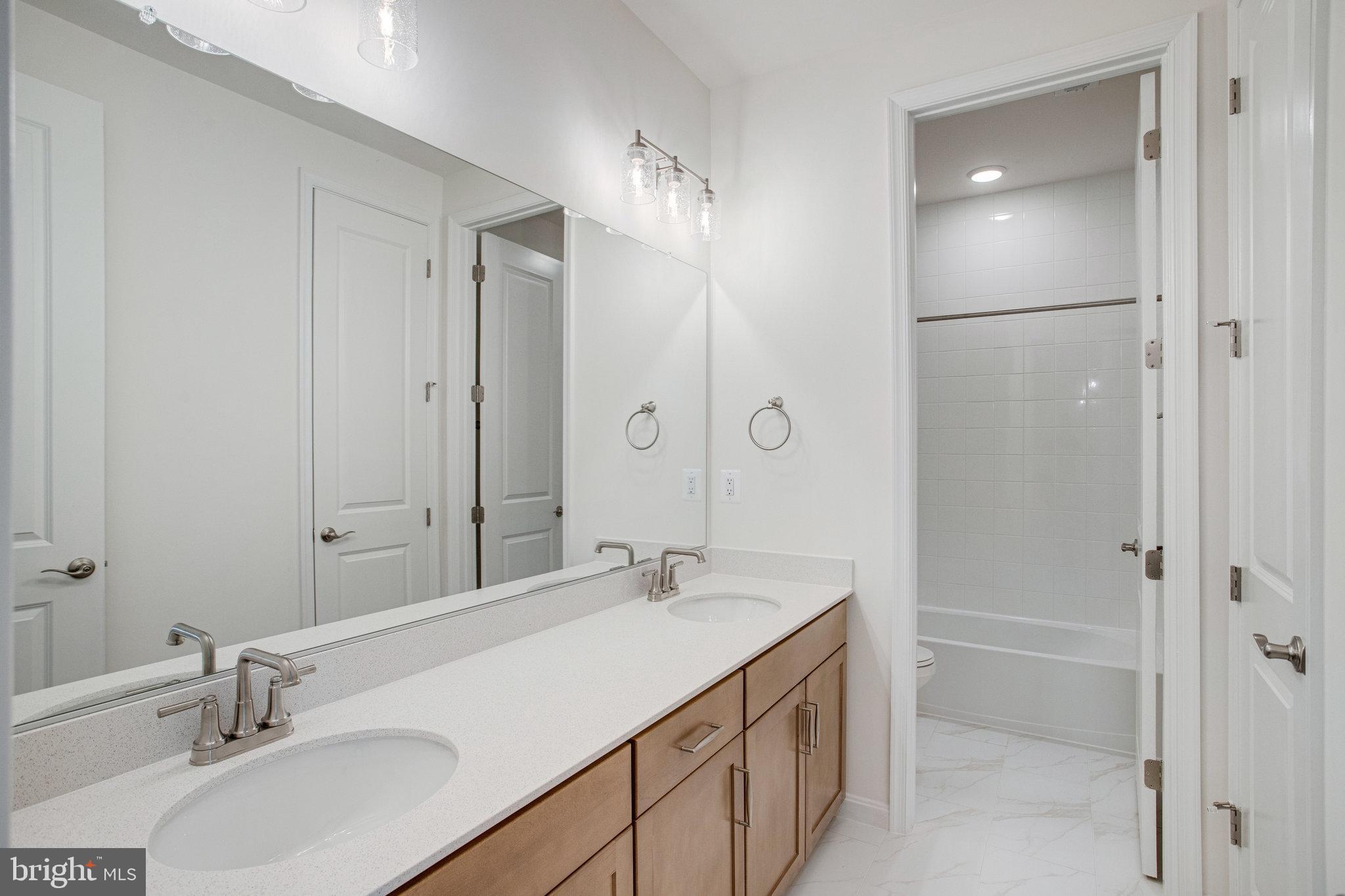 WHITE OAK - Residential