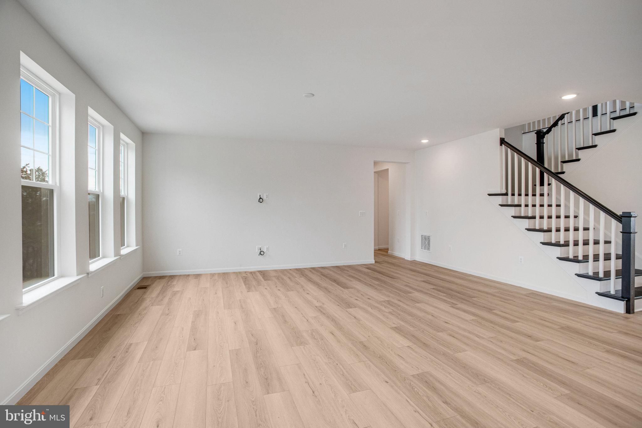 WHITE OAK - Residential