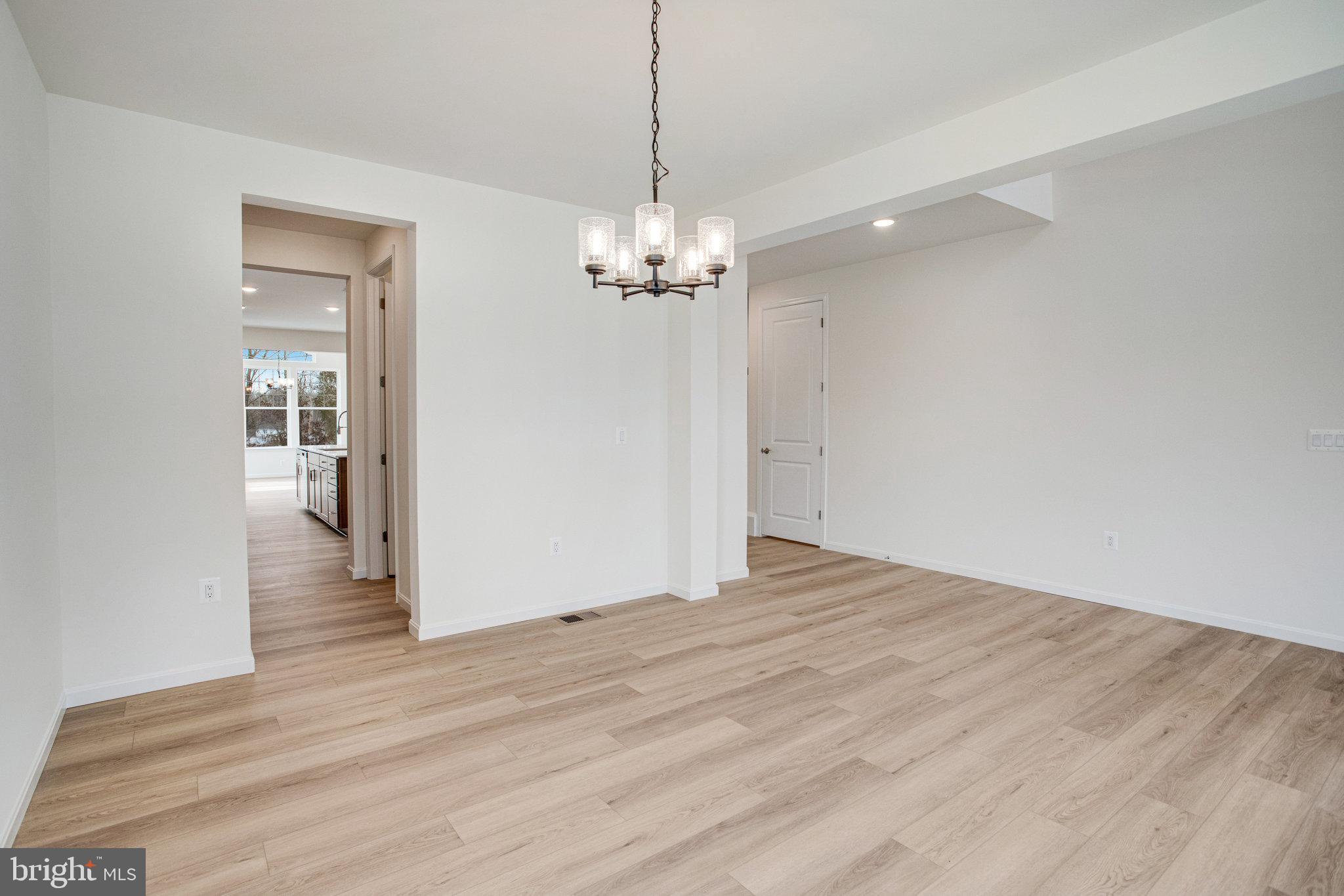 WHITE OAK - Residential