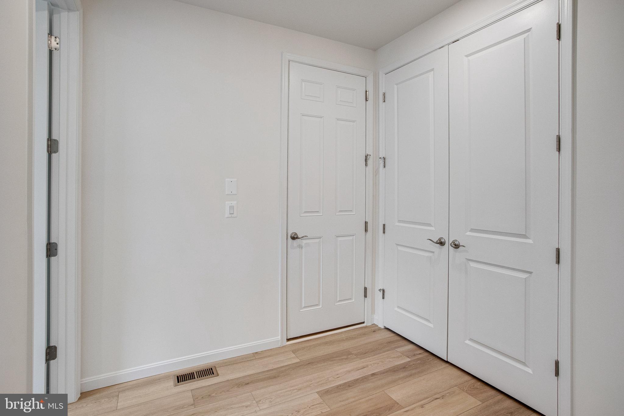 WHITE OAK - Residential