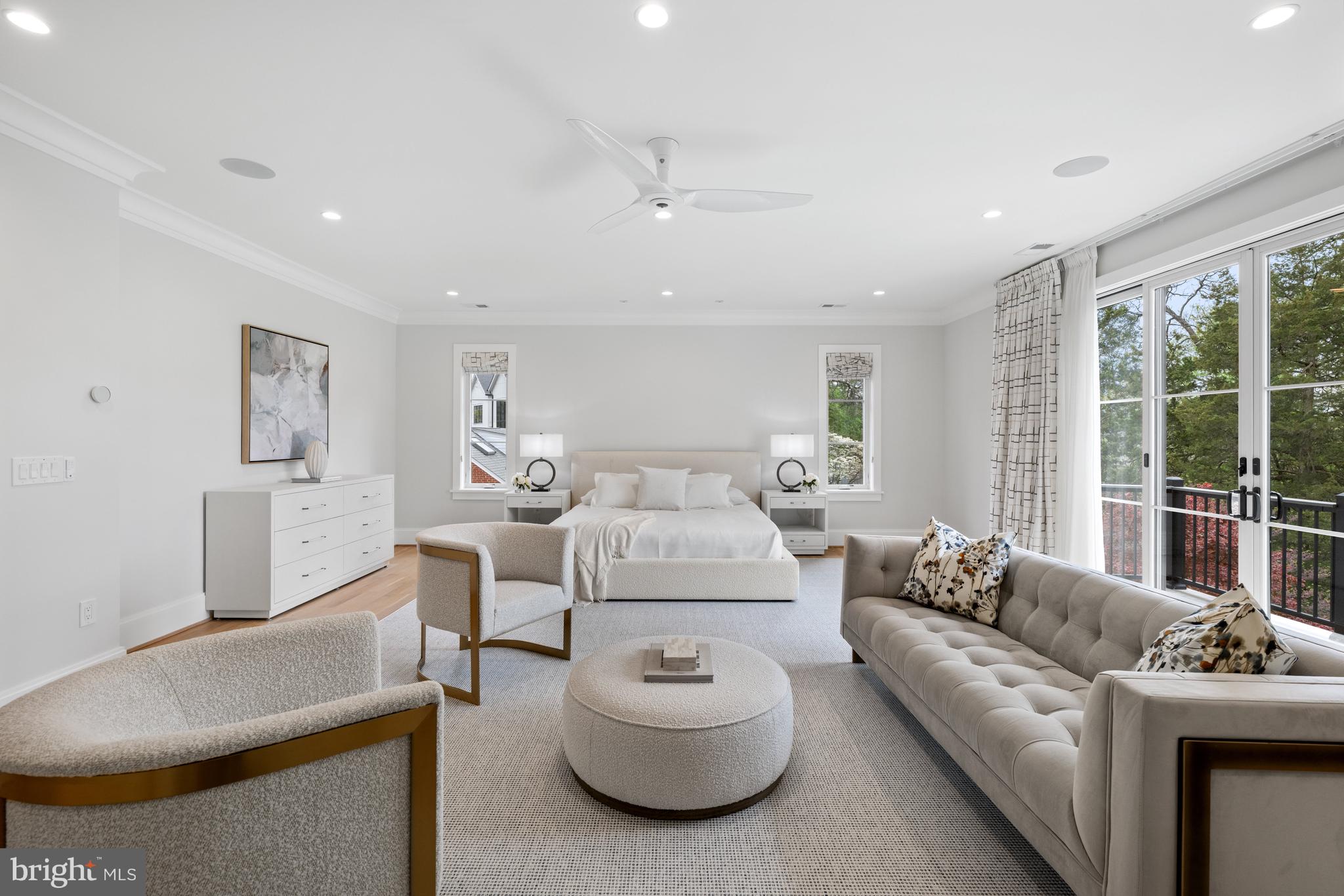 SALONA VILLAGE - Residential