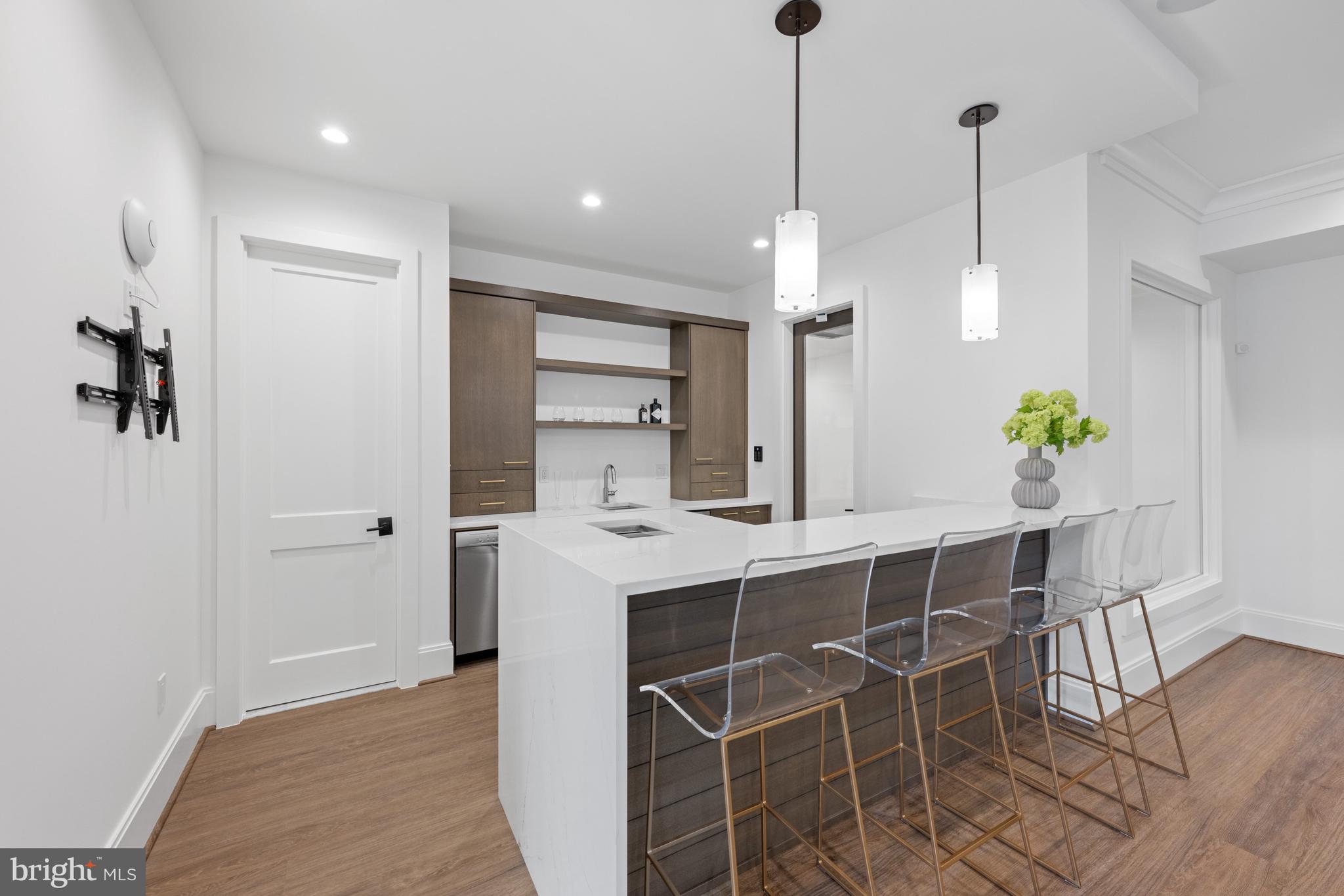 SALONA VILLAGE - Residential