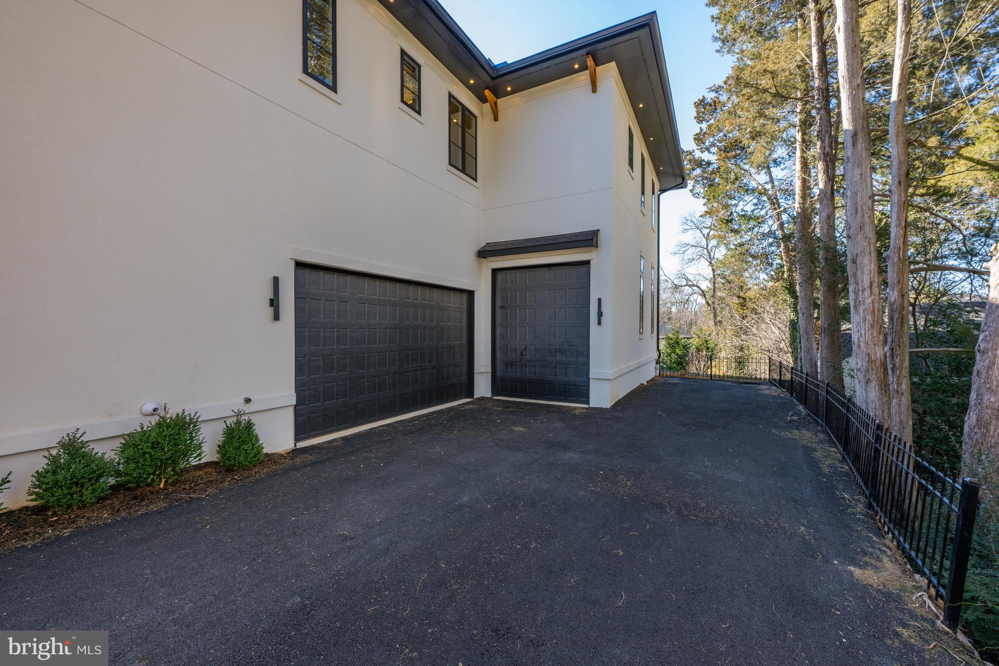 SALONA VILLAGE - Residential