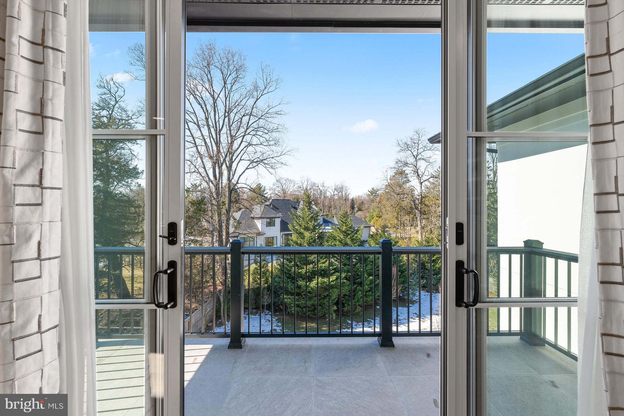 SALONA VILLAGE - Residential