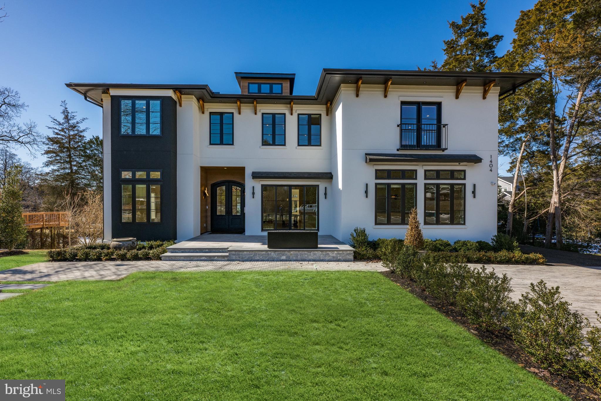 SALONA VILLAGE - Residential