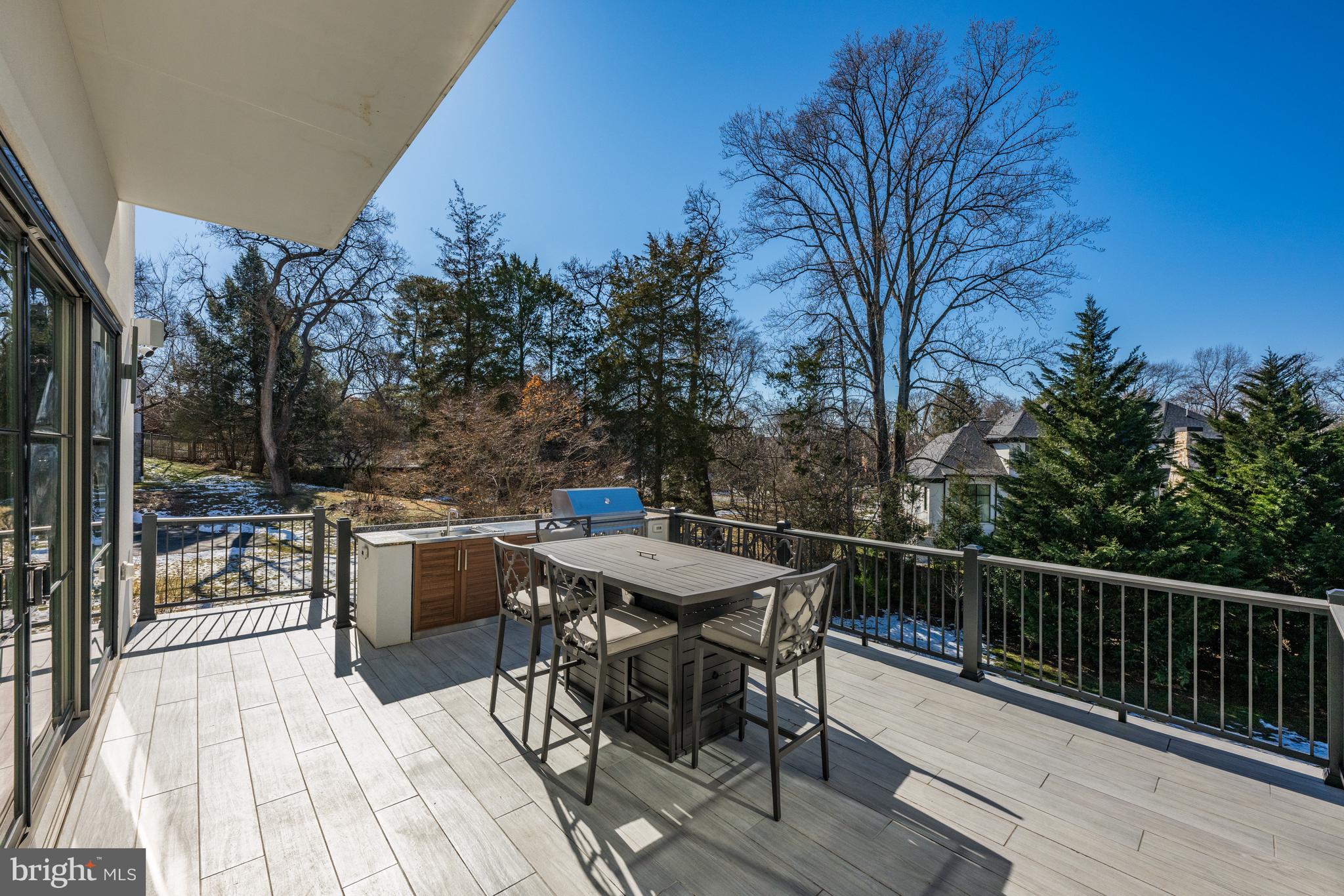 SALONA VILLAGE - Residential