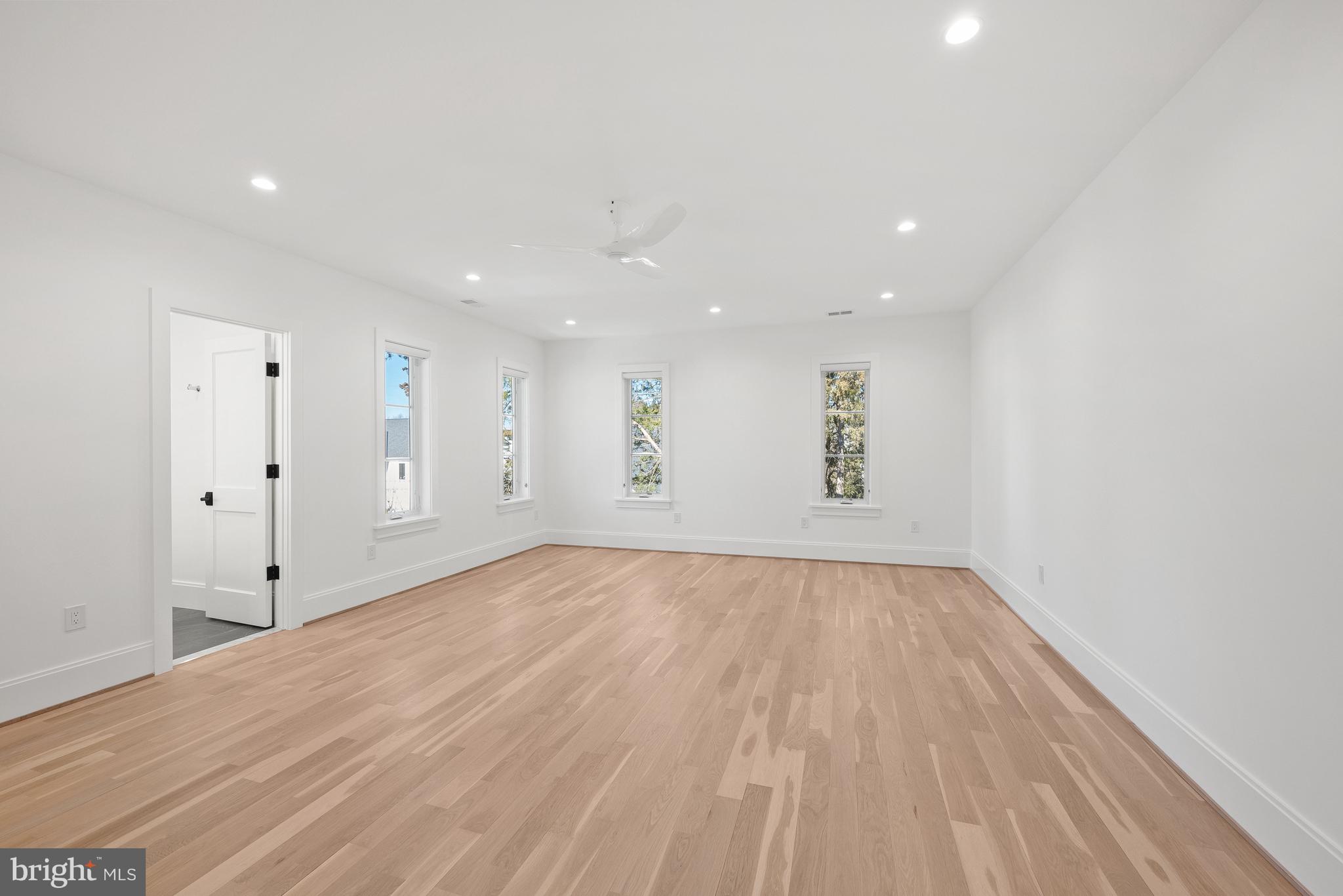 SALONA VILLAGE - Residential