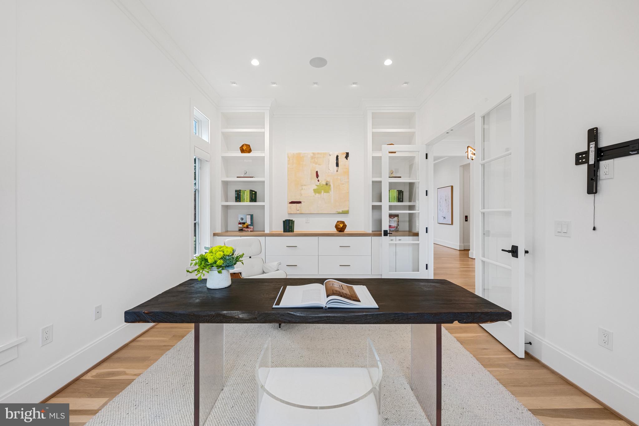 SALONA VILLAGE - Residential