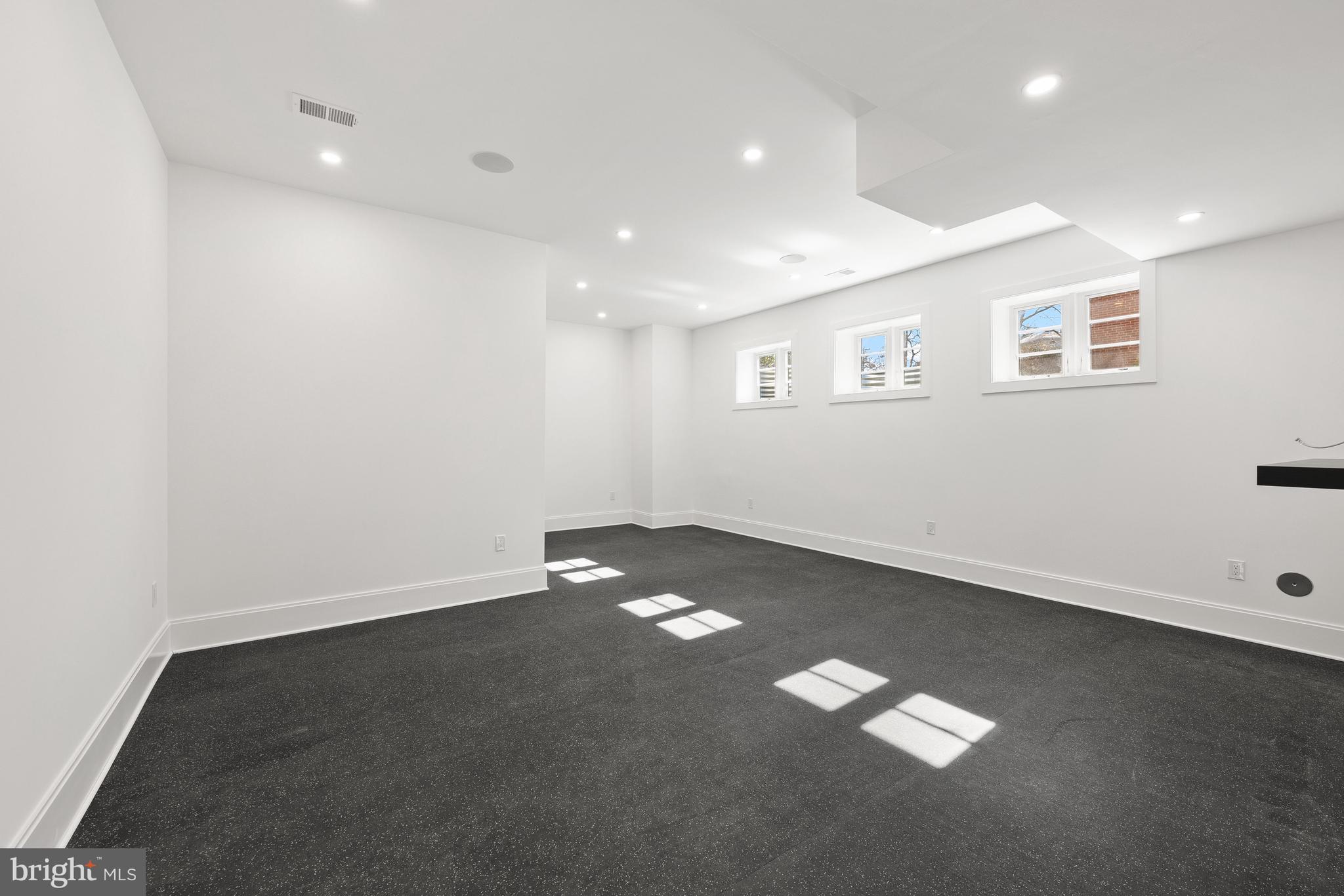 SALONA VILLAGE - Residential