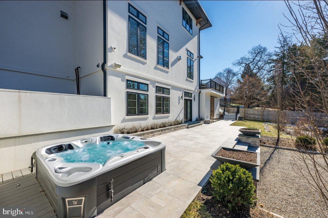 SALONA VILLAGE - Residential