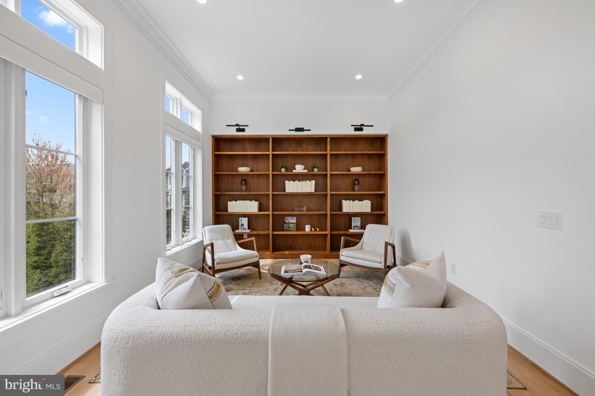 SALONA VILLAGE - Residential