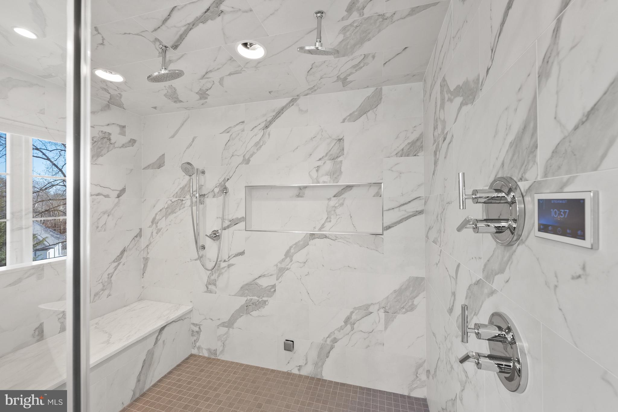 SALONA VILLAGE - Residential