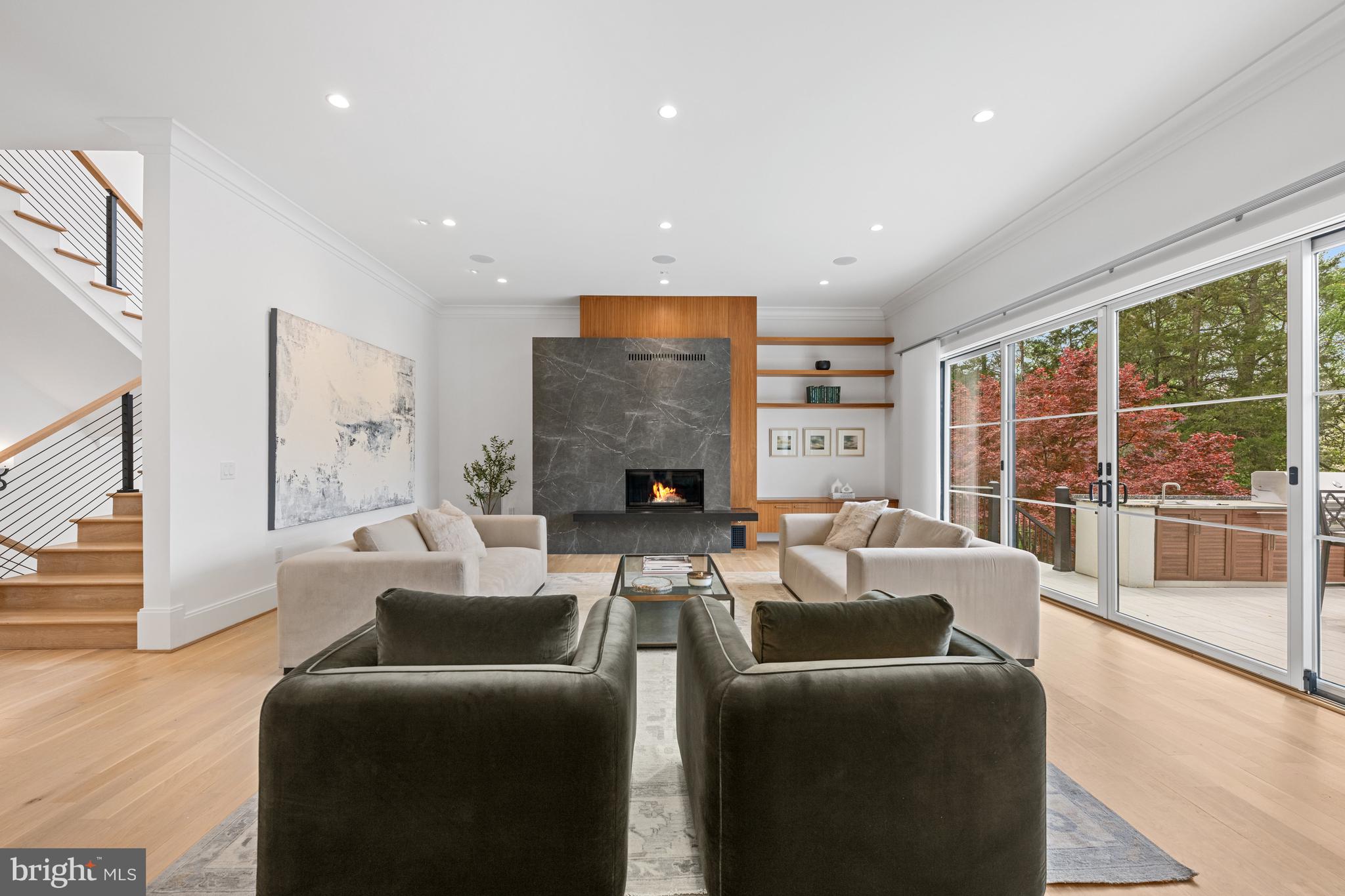 SALONA VILLAGE - Residential