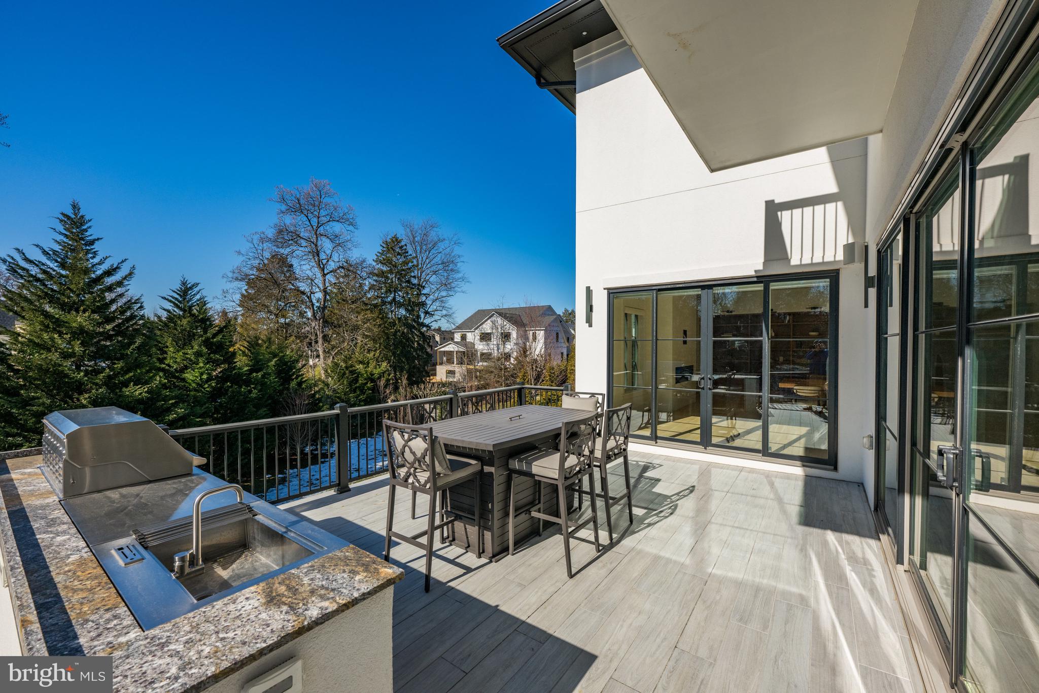 SALONA VILLAGE - Residential