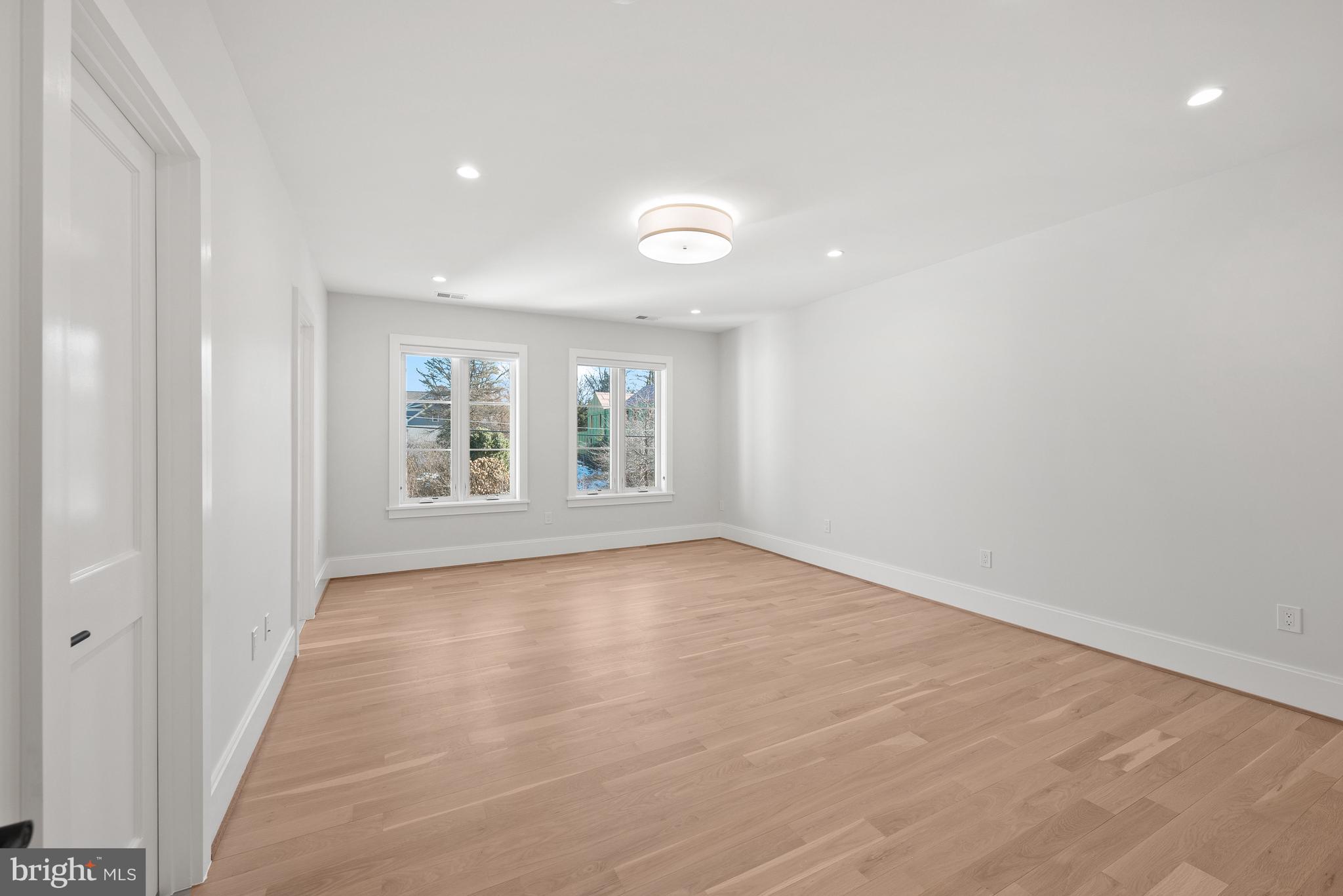 SALONA VILLAGE - Residential