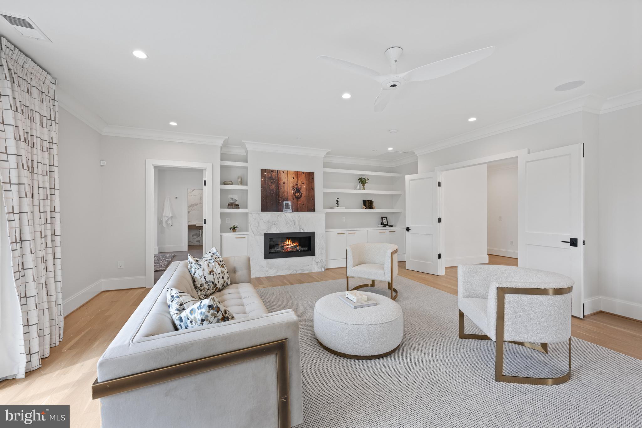 SALONA VILLAGE - Residential