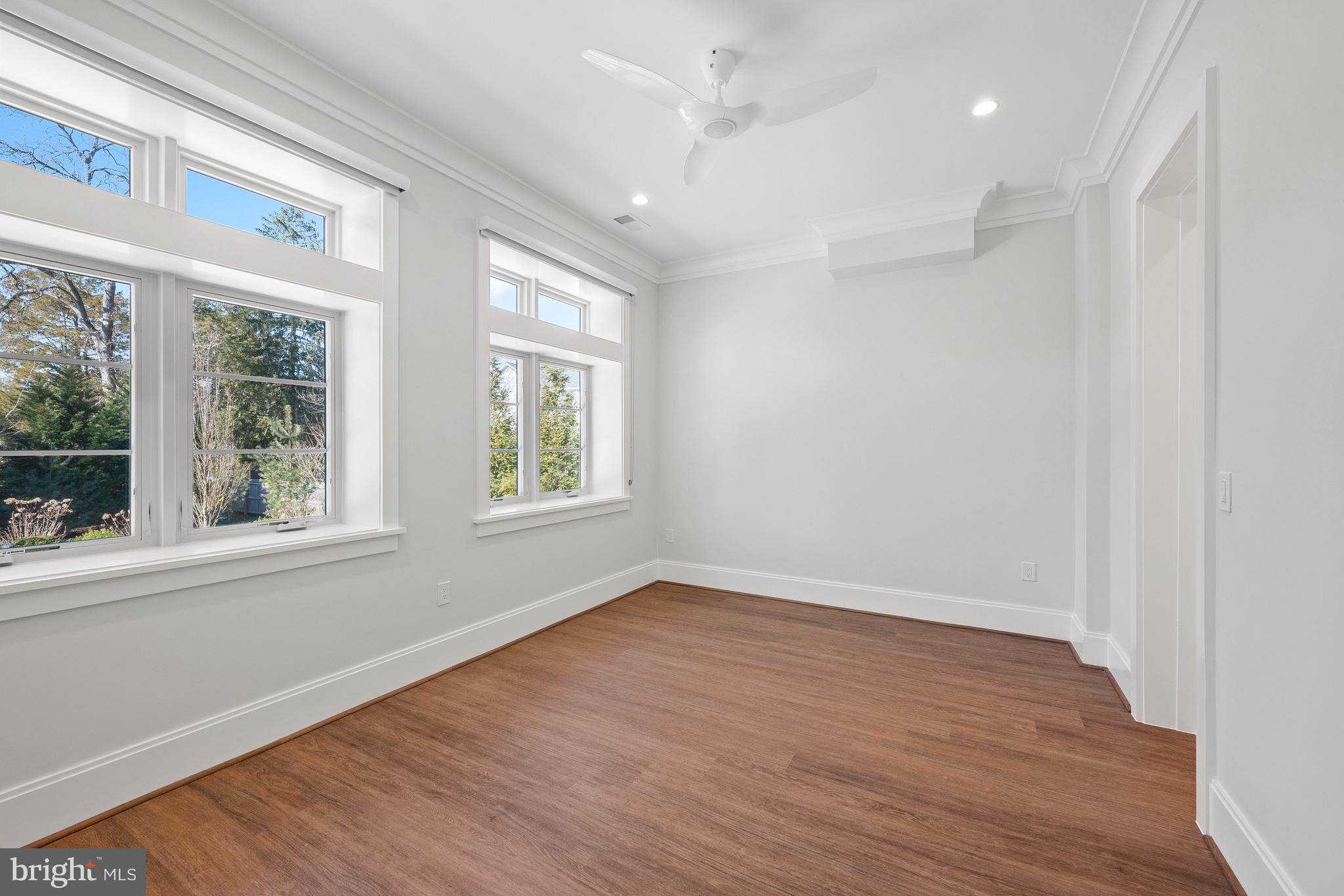 SALONA VILLAGE - Residential