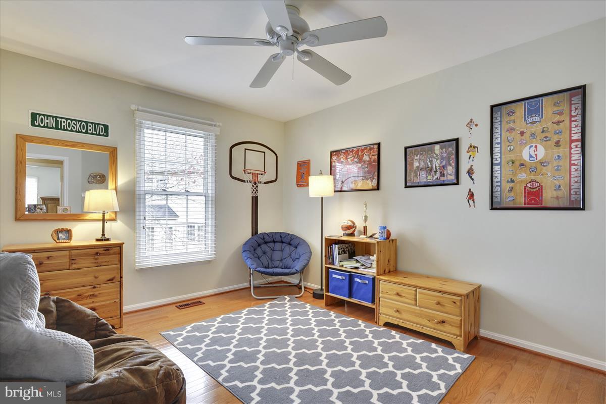 POTOMAC LAKES - Residential