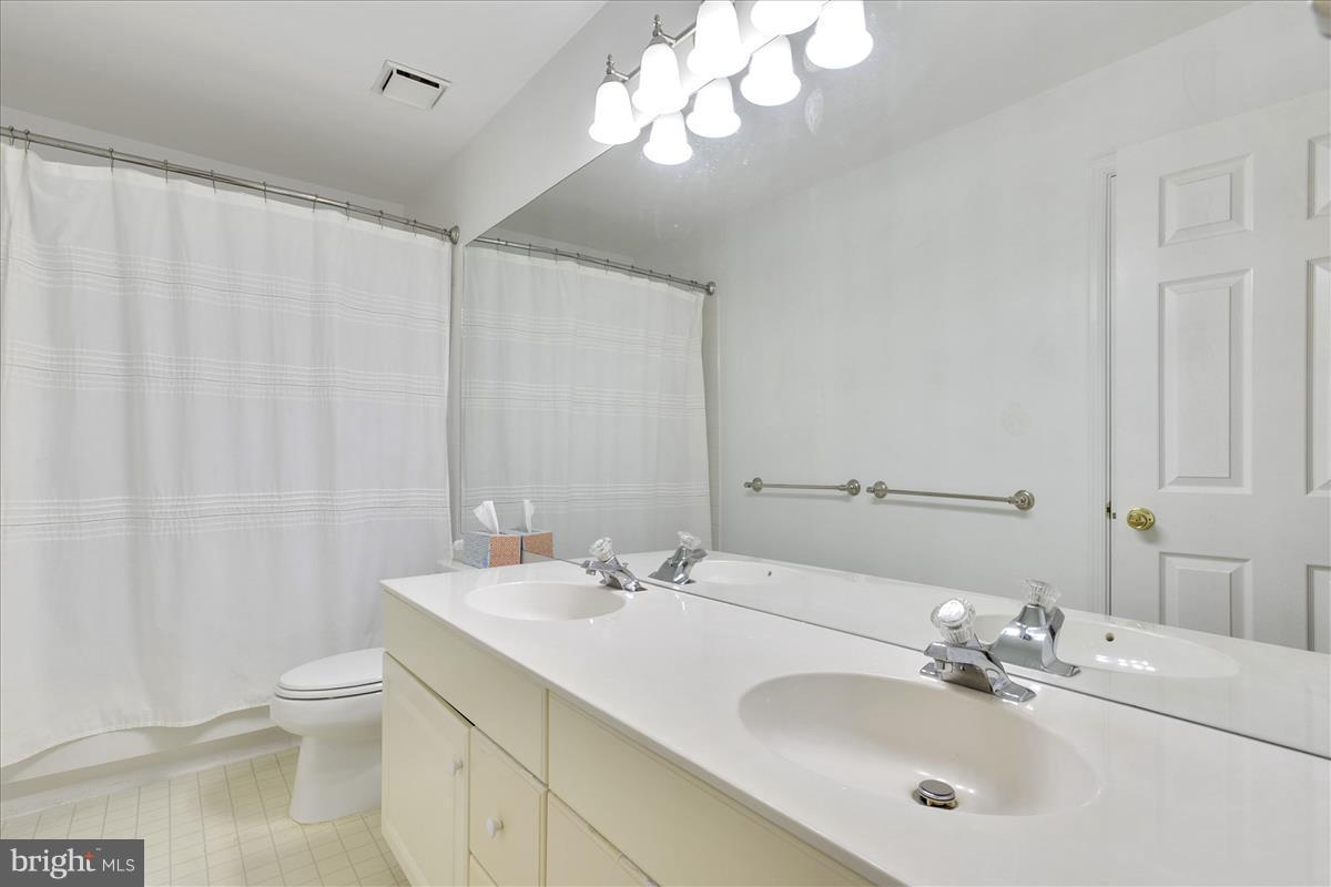 POTOMAC LAKES - Residential