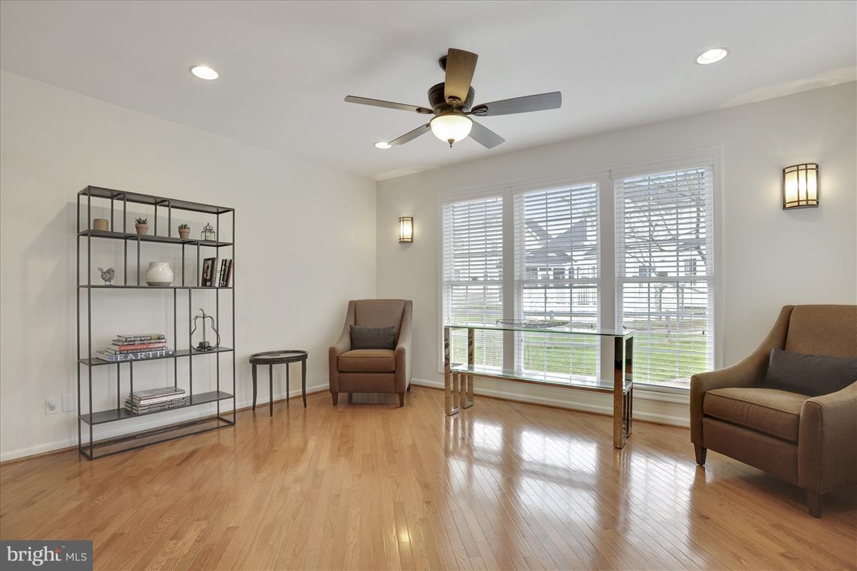 POTOMAC LAKES - Residential