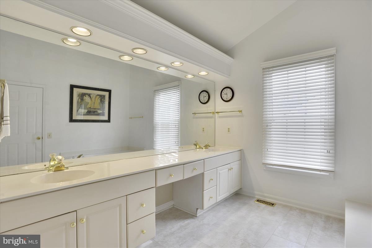 POTOMAC LAKES - Residential