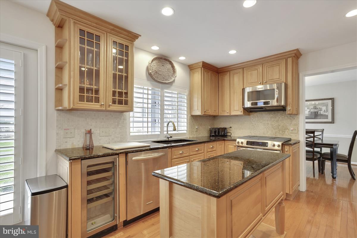 POTOMAC LAKES - Residential