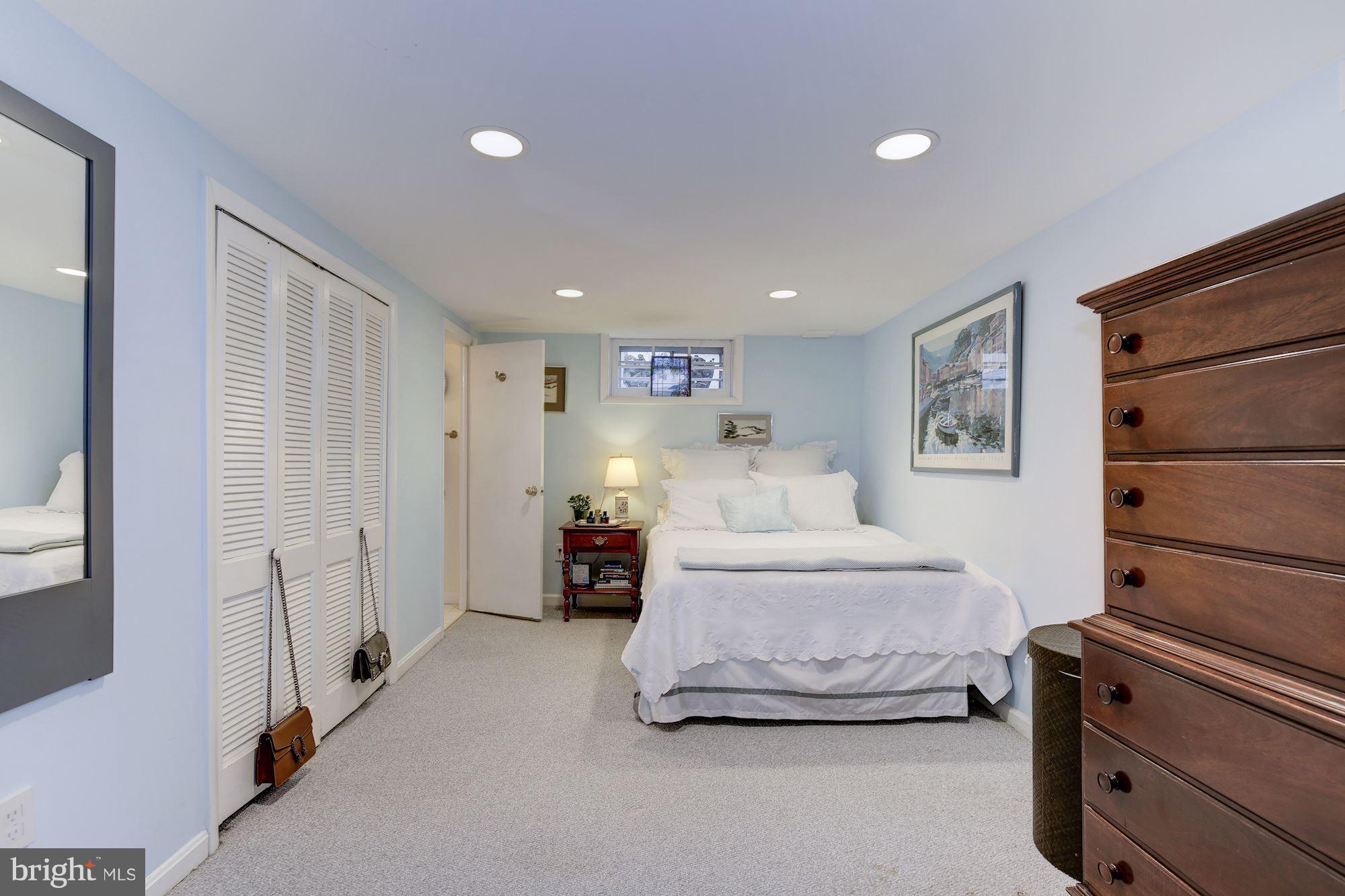 CHEVY CHASE - Residential