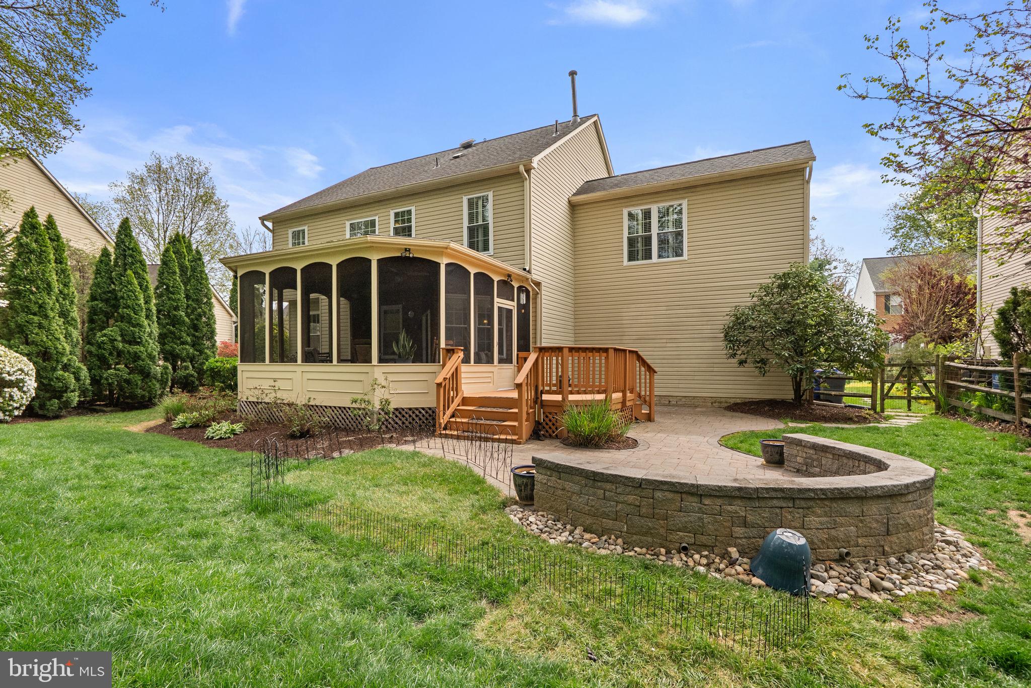 7805 HERITAGE FARM DRIVE